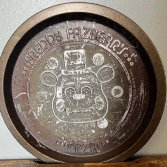 Five Night's at‎ Freddy's Fazbear's Cookie Pizza Pan No Box) - Picture 3 of 4